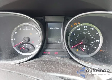 2016 Hyundai Santa Fe Sport 2.4L z USA, uszkodzony, nr VIN 5XYZU3LB1GG371747